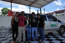 Com a Carol e o Ricardo, na sua oficina, a casa da Fiona nos próximos 10 dias em Boa Vista, capital de Roraima